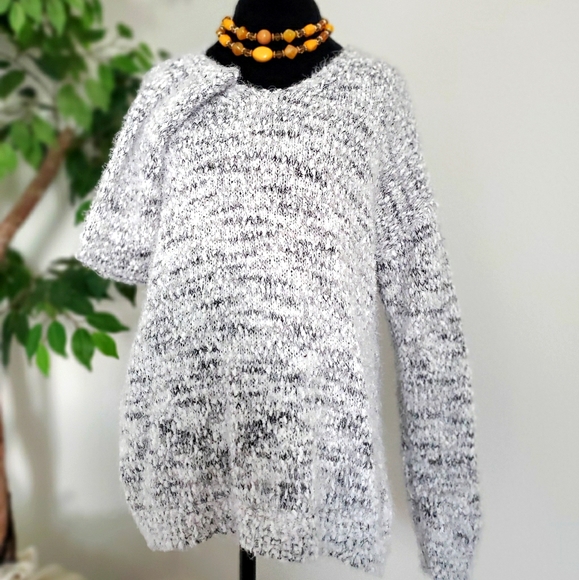 Over-sized sweater NWOT - Picture 2 of 4